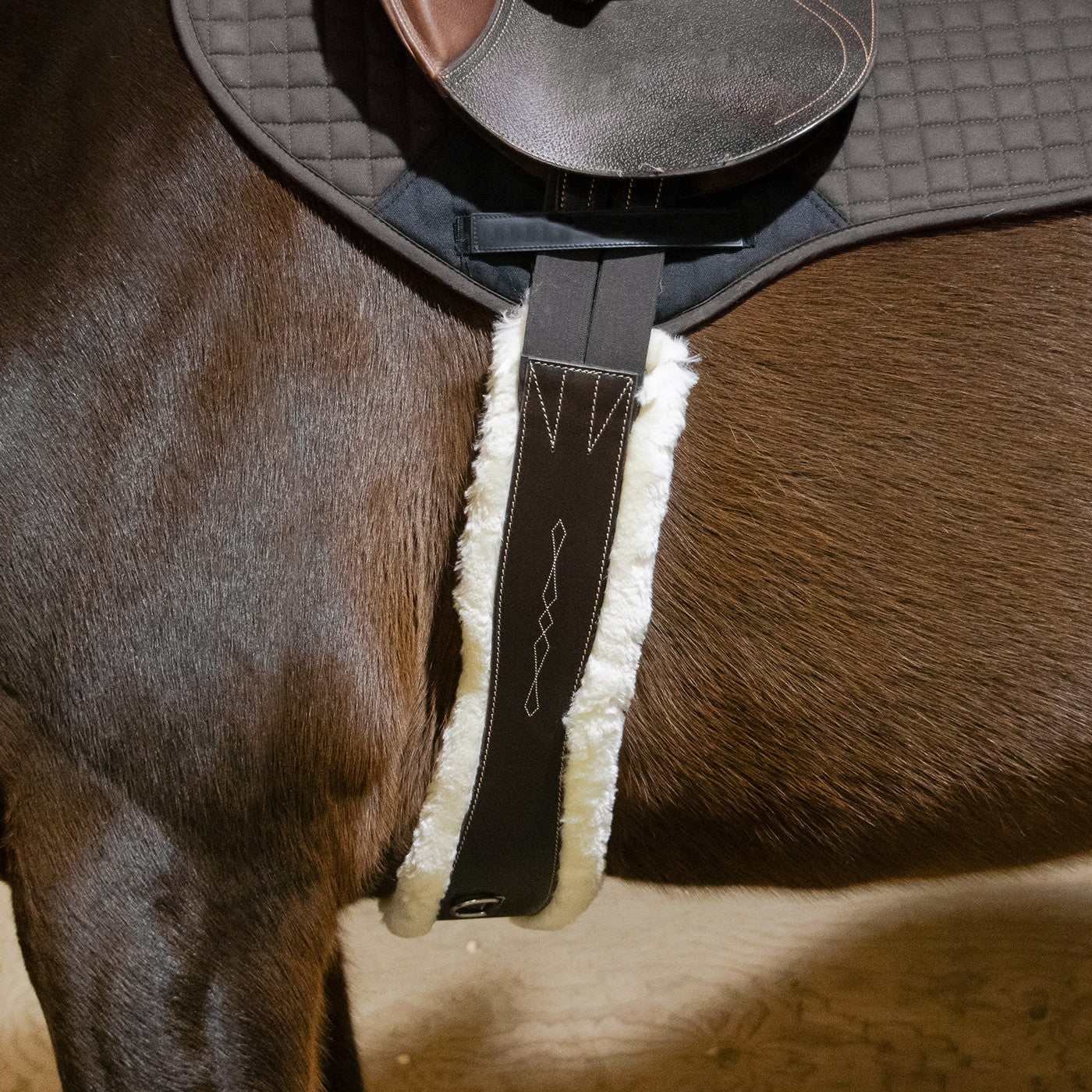 Mondega Fancy Stitched Girth W/ Removable Sheepskin Lining