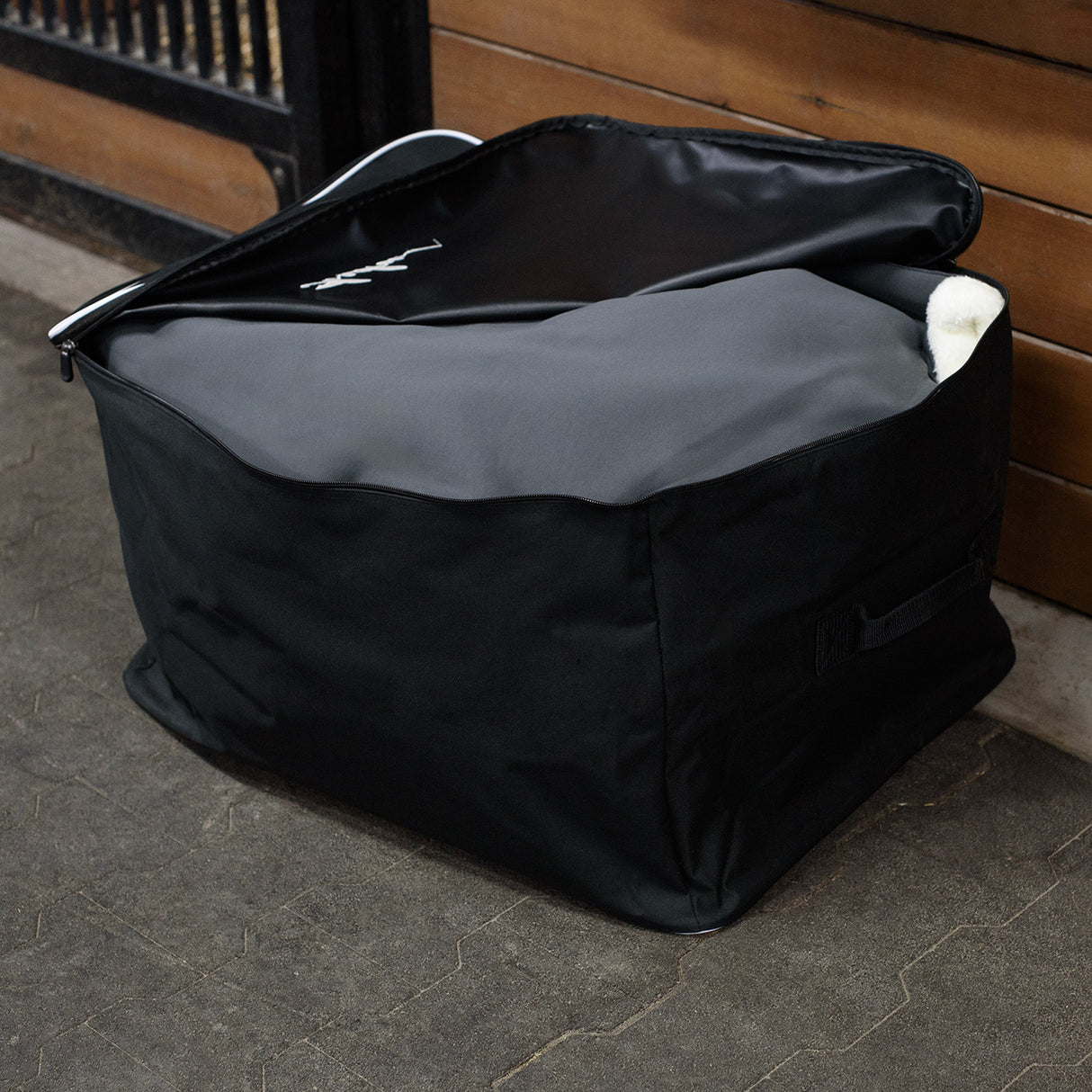 Shedrow Deluxe Blanket Bag