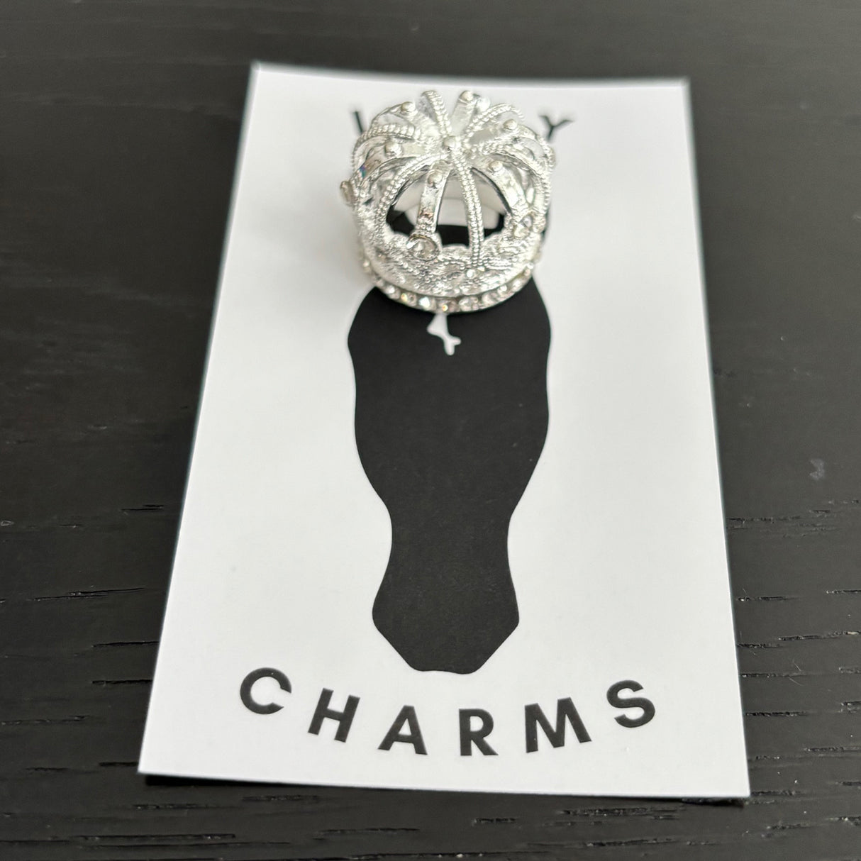 Luxy Charms Dome Forelock Crown