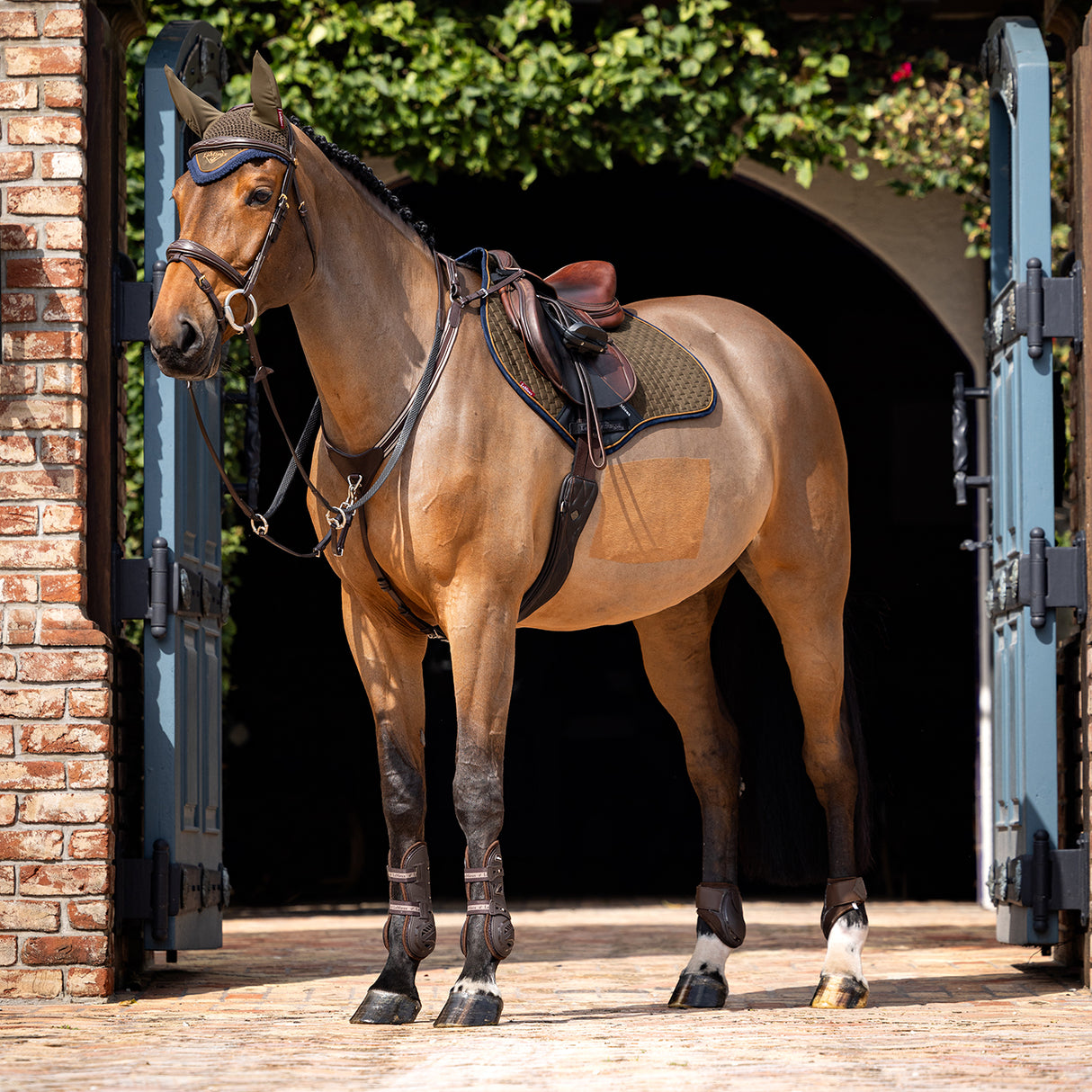 LeMieux Classic Suede Close Contact Square Saddle Pad
