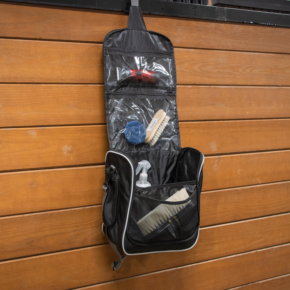 Shedrow Hanging Grooming Bag