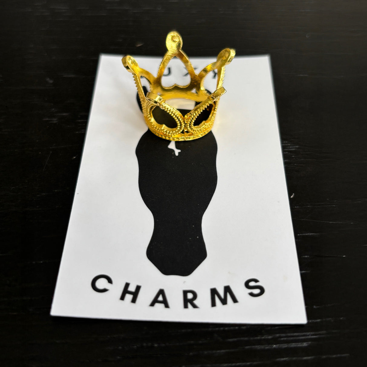 Luxy Pointed Forelock Crown