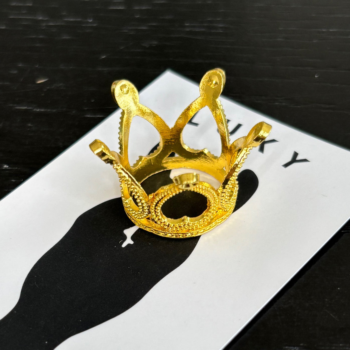 Luxy Pointed Forelock Crown