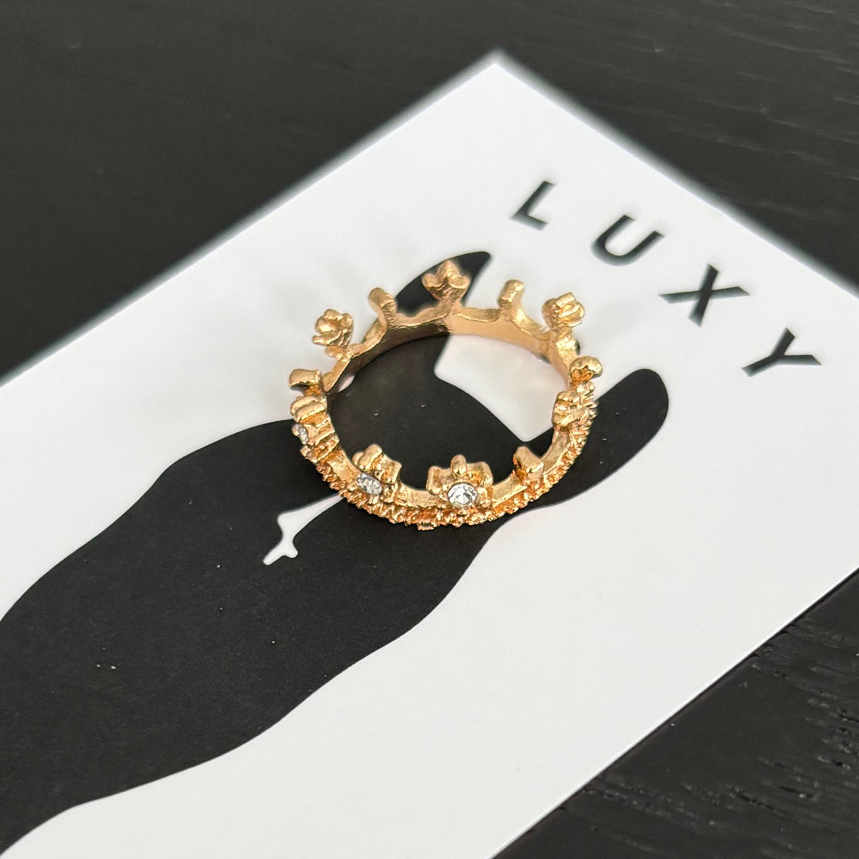 Luxy Minimal Forelock Crown