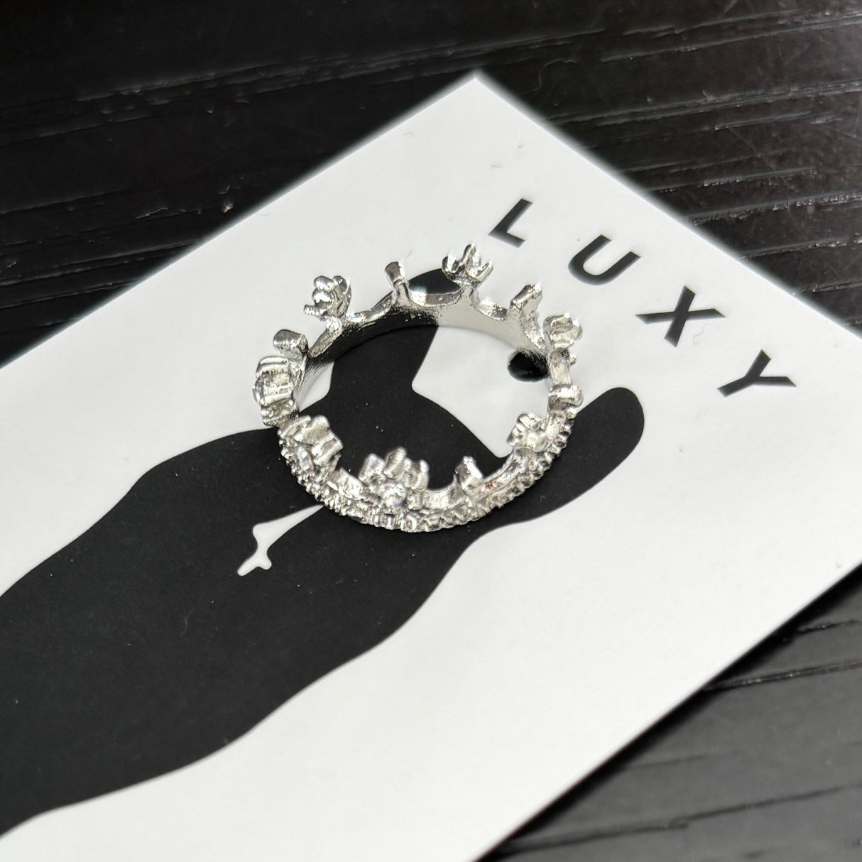 Luxy Minimal Forelock Crown