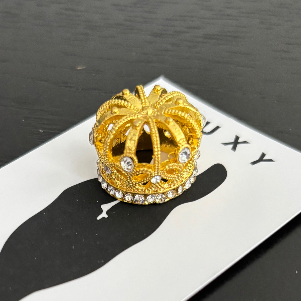 Luxy Dome Forelock Crown