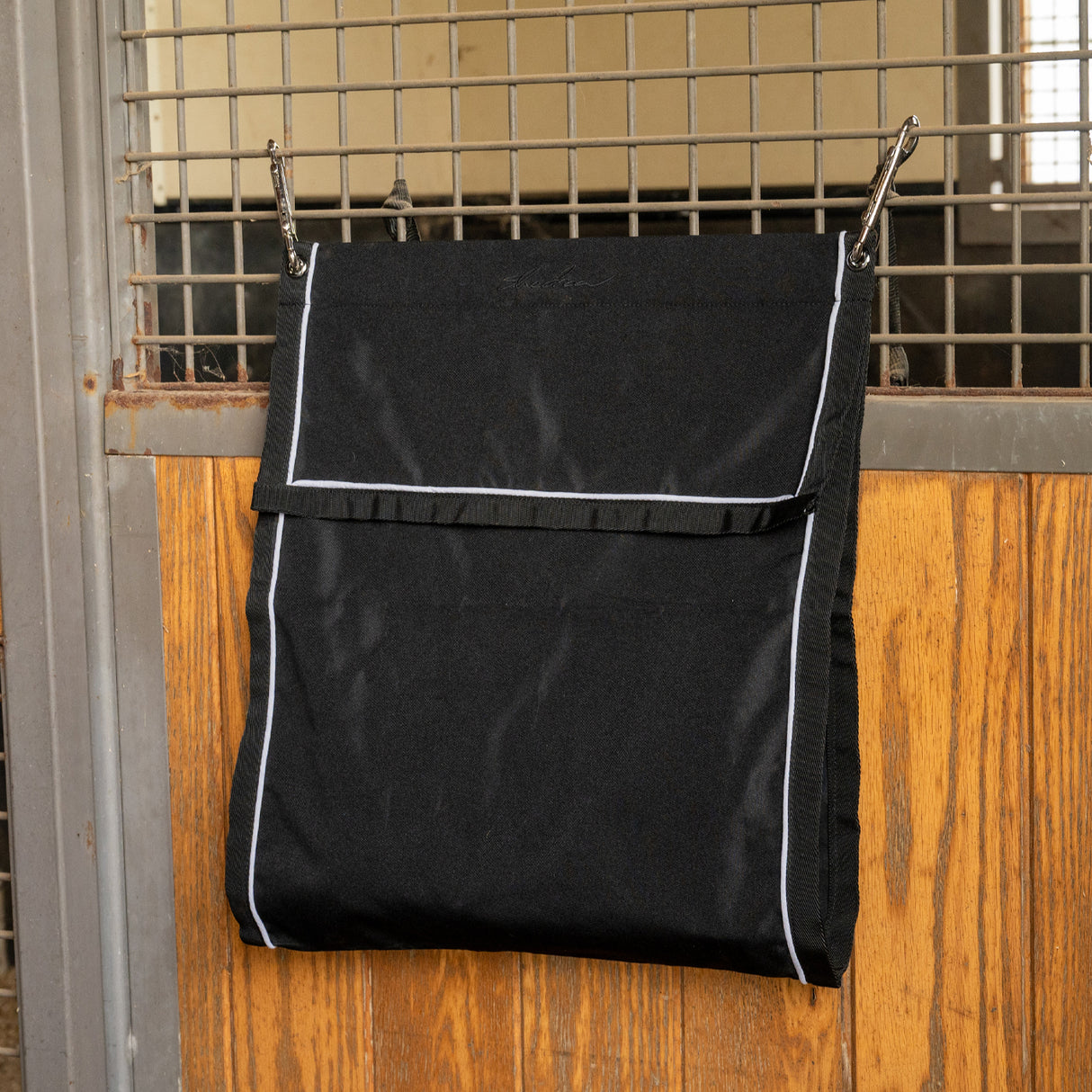 Shedrow Stable Series Bandage Loop